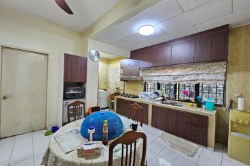 Jalan Suasana, Bandar Tun Hussein Onn