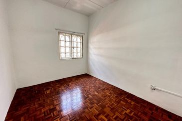 Price Drop Super Cheap Double Storey Terrace @ Bandar Sungai Long