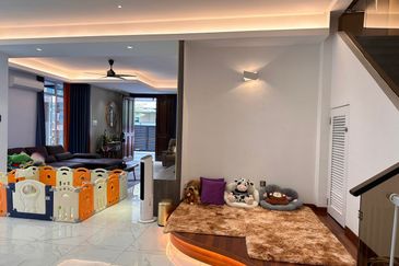 Jalan Suasana, Bandar Tun Hussein Onn