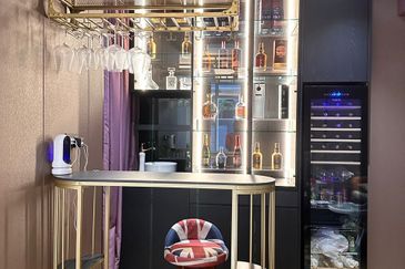 Jalan Suasana, Bandar Tun Hussein Onn