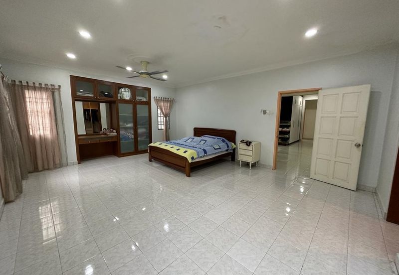 Price Drop Super Cheap 2 Sty Bungalow @ Sungai Long