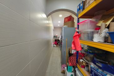 Corner Lot 2 Stry Terrace House @ Sungai Long