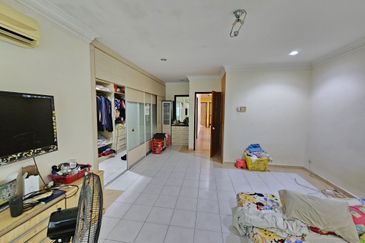 Bandar Tun Hussein Onn