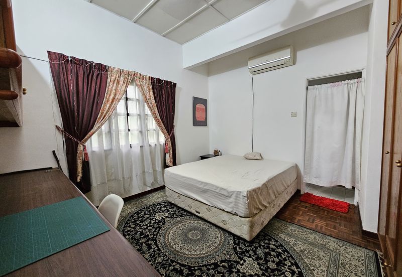 SL 8, Bandar Sungai Long