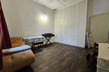 SL 8, Bandar Sungai Long