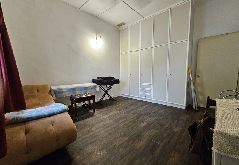 SL 8, Bandar Sungai Long