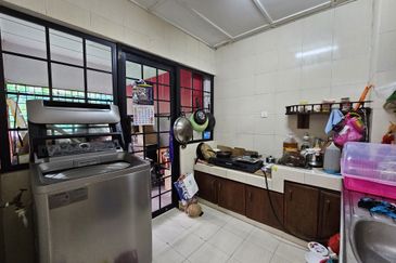 SL 8, Bandar Sungai Long