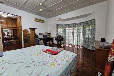 SL 8, Bandar Sungai Long