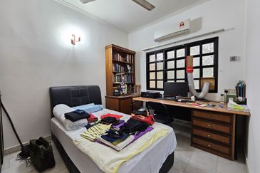 SL 8, Bandar Sungai Long