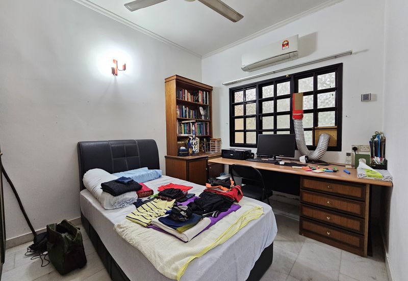 SL 8, Bandar Sungai Long