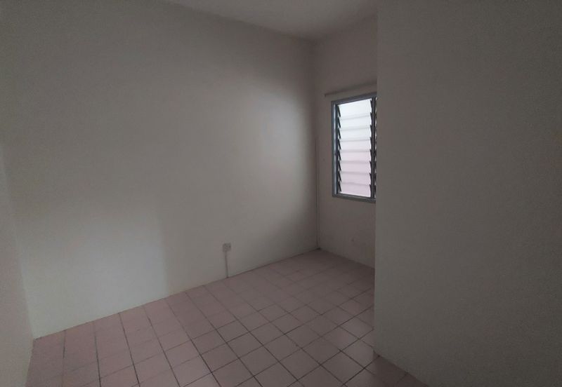 SL 9, Bandar Sungai Long