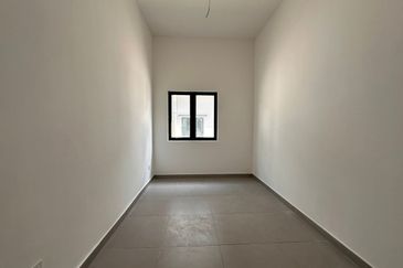 Brand New 3 sty terrace @Residensi Bukit Orkid