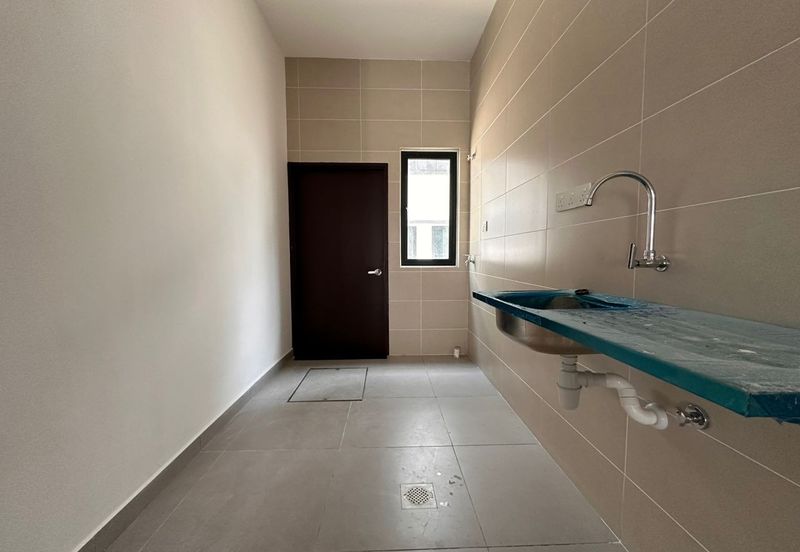 Brand New 3 sty terrace @Residensi Bukit Orkid