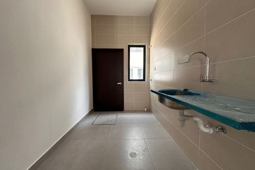 Brand New 3 sty terrace @Residensi Bukit Orkid