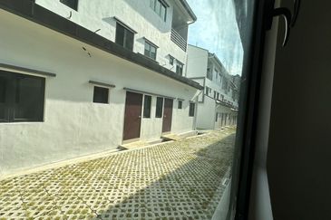 Brand New 3 sty terrace @Residensi Bukit Orkid