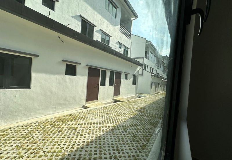 Brand New 3 sty terrace @Residensi Bukit Orkid