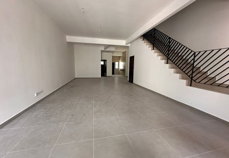 Brand New 3 sty terrace @Residensi Bukit Orkid