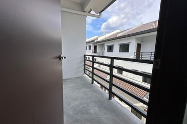 Brand New 3 sty terrace @Residensi Bukit Orkid