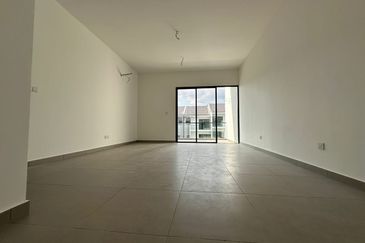 Brand New 3 sty terrace @Residensi Bukit Orkid