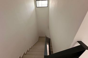 Brand New 3 sty terrace @Residensi Bukit Orkid