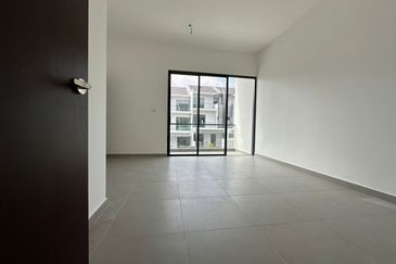 Brand New 3 sty terrace @Residensi Bukit Orkid