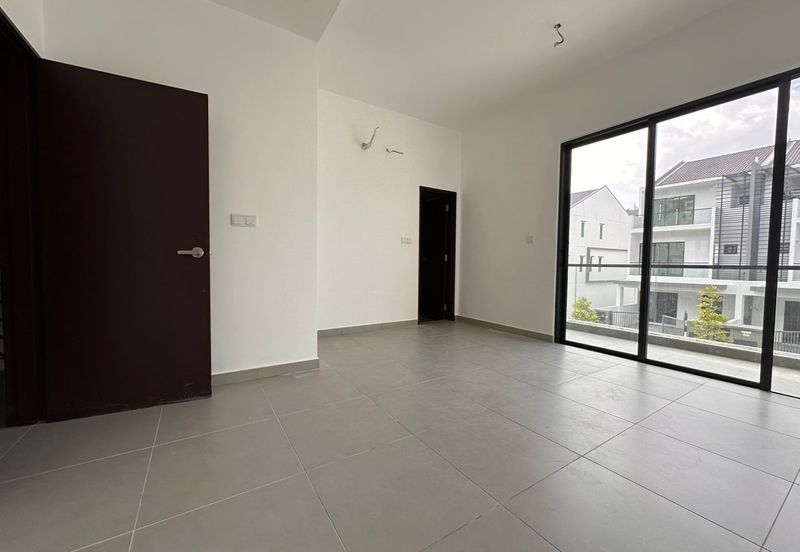 Brand New 3 sty terrace @Residensi Bukit Orkid