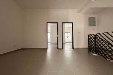 Brand New 3 sty terrace @Residensi Bukit Orkid