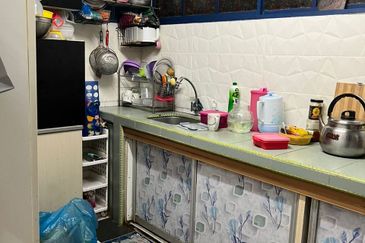 Jalan Suasana, Bandar Tun Hussein Onn