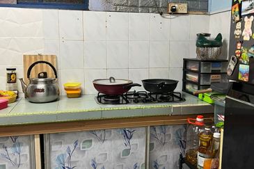 Jalan Suasana, Bandar Tun Hussein Onn