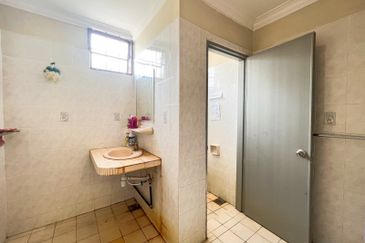 Bandar Tun Hussein Onn