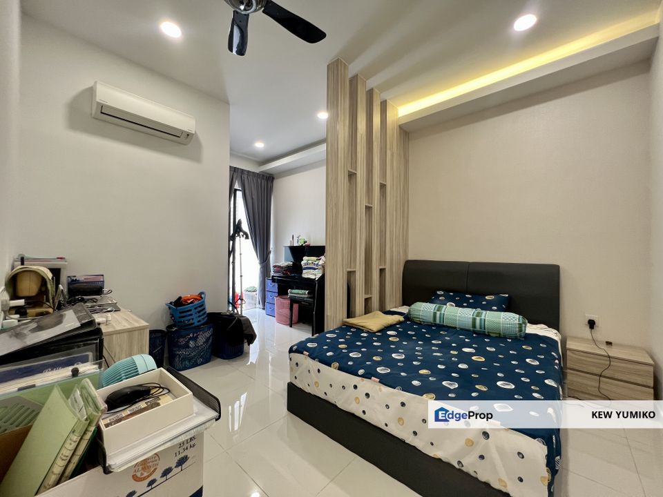 Super Cheap Fully Renovated 3 sty superlink @ Cheras Vista, Selangor, Cheras South