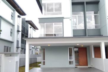 Parkfield Residences, Tropicana Heights