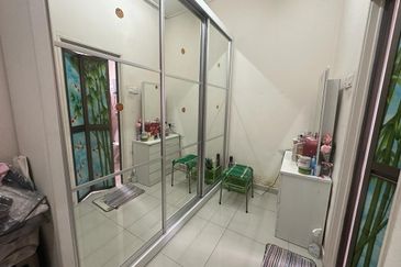 SL 6, Bandar Sungai Long