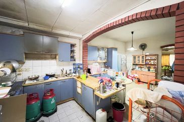 Jalan Suasana, Bandar Tun Hussein Onn