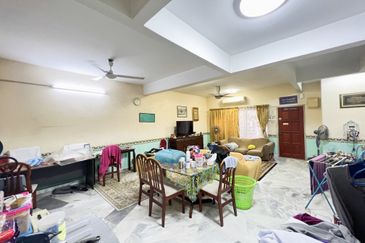 Jalan Suasana, Bandar Tun Hussein Onn