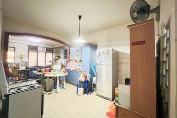 Jalan Suasana, Bandar Tun Hussein Onn