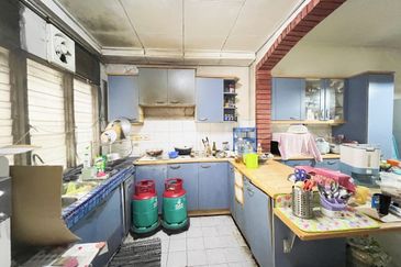 Jalan Suasana, Bandar Tun Hussein Onn