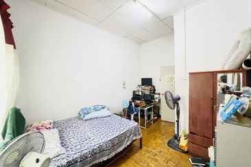 Jalan Suasana, Bandar Tun Hussein Onn