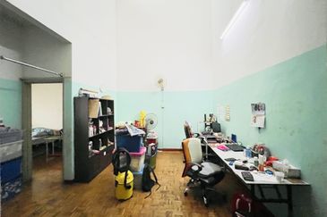 Jalan Suasana, Bandar Tun Hussein Onn