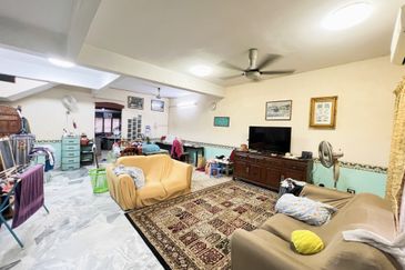 Jalan Suasana, Bandar Tun Hussein Onn