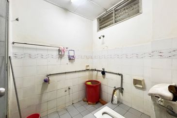 Jalan Suasana, Bandar Tun Hussein Onn