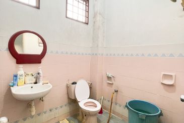 Jalan Suasana, Bandar Tun Hussein Onn