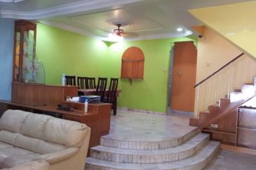 SL 12, Bandar Sungai Long