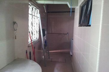 SL 12, Bandar Sungai Long