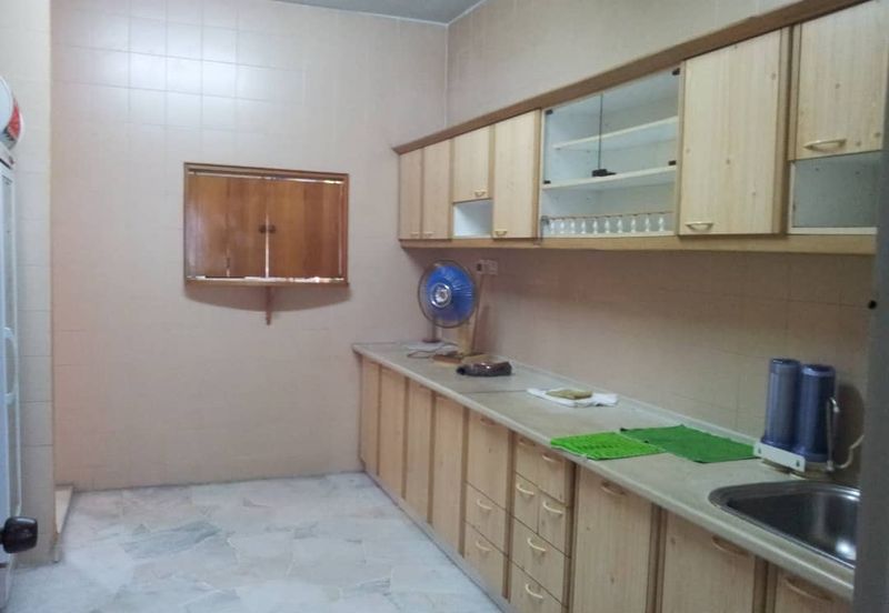 SL 12, Bandar Sungai Long