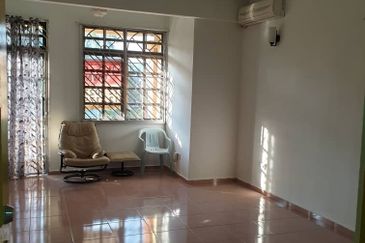 SL 12, Bandar Sungai Long