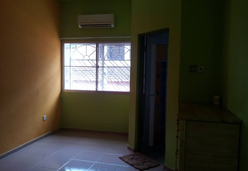 SL 12, Bandar Sungai Long