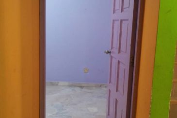 SL 12, Bandar Sungai Long