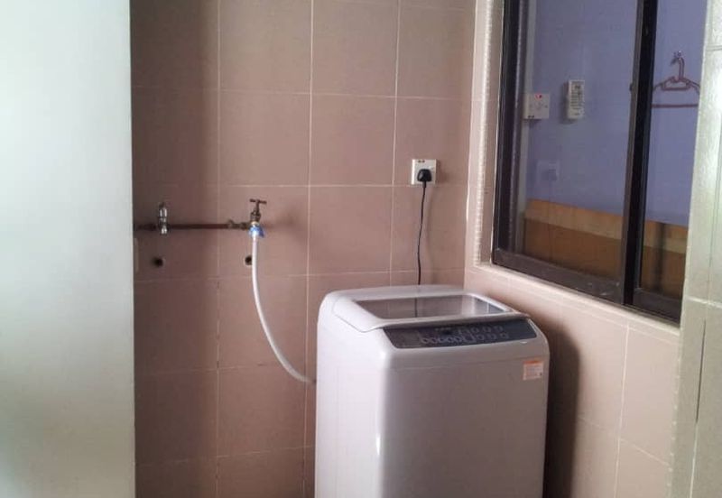 SL 12, Bandar Sungai Long