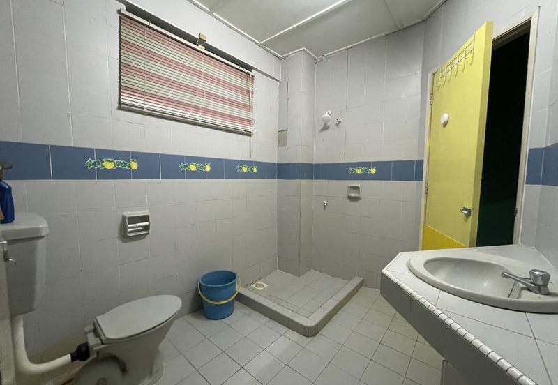 SL 12, Bandar Sungai Long